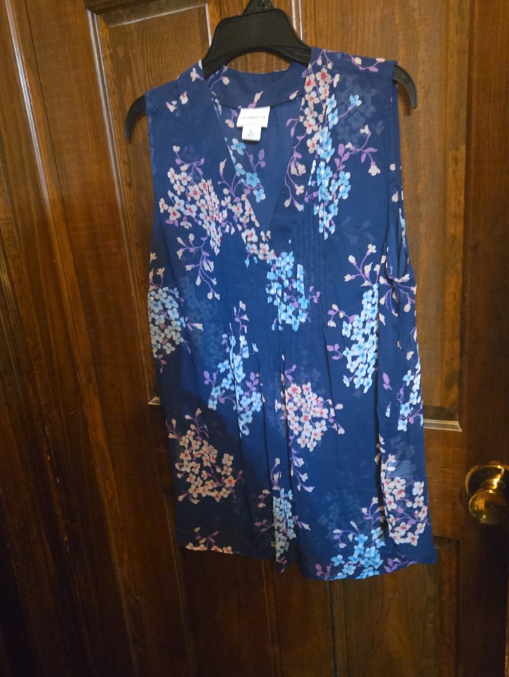 Liz Claiborne Navy Floral Sleeveless Top in Pink and Light Blue
